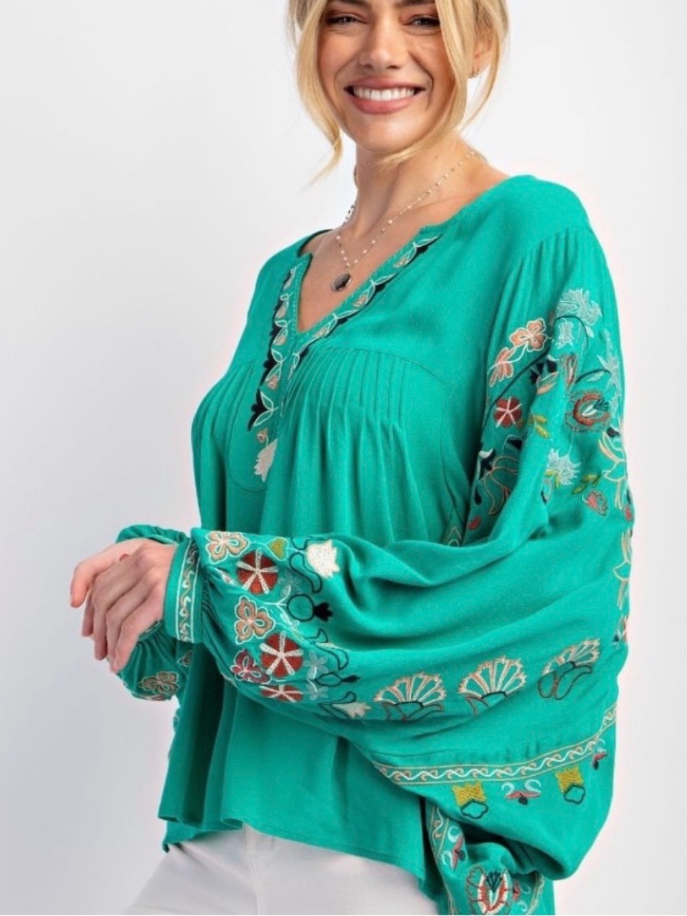 NWT Easel Polly Dobby Embroidered V-Neck Peasant Top